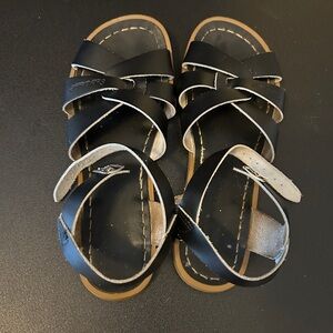 Saltwater sandals size 6 men’s/8 women’s